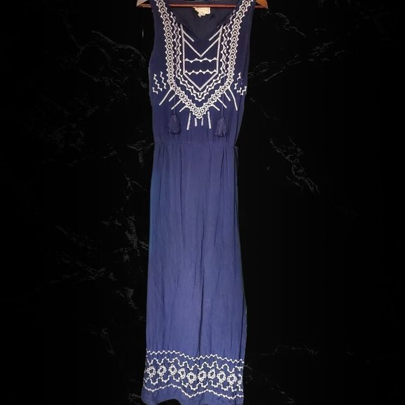 Nicole Miller Dresses & Skirts - Nicole Miller Artelier Embroidered Silk Maxi Dress